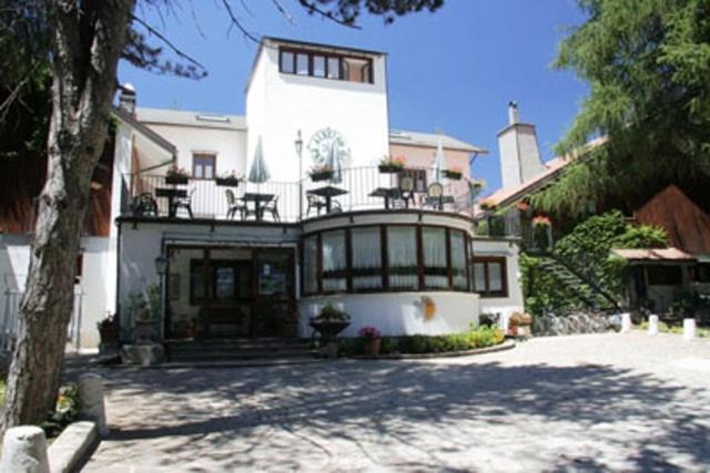 Lh Albergo Il Paradiso Пескассероли Экстерьер фото