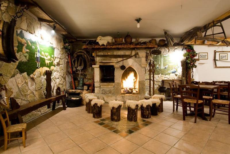 Lh Albergo Il Paradiso Пескассероли Экстерьер фото