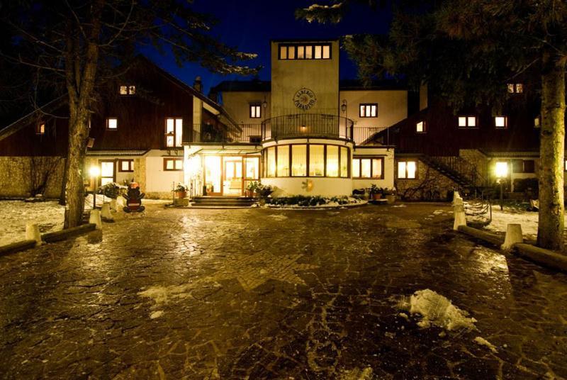 Lh Albergo Il Paradiso Пескассероли Экстерьер фото