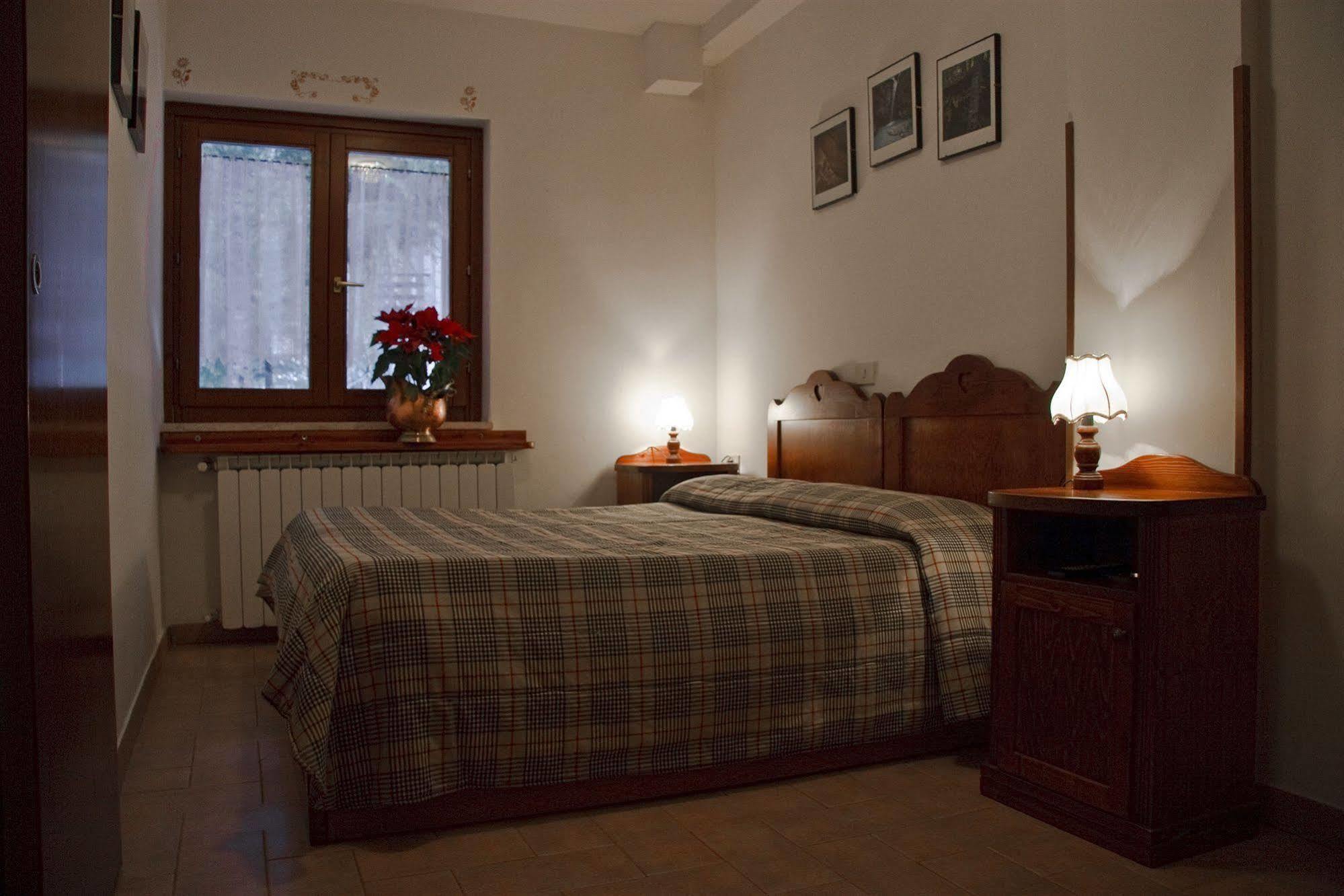 Lh Albergo Il Paradiso Пескассероли Экстерьер фото