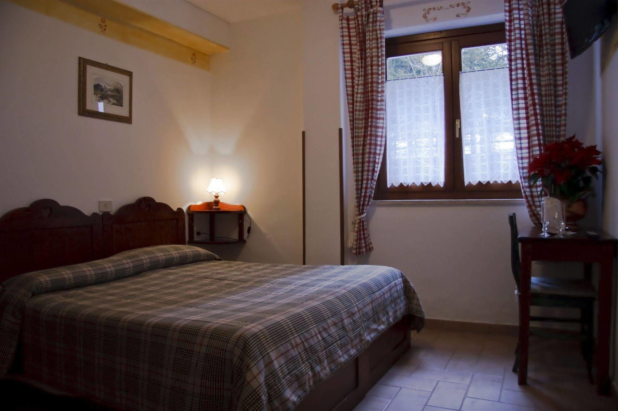 Lh Albergo Il Paradiso Пескассероли Экстерьер фото